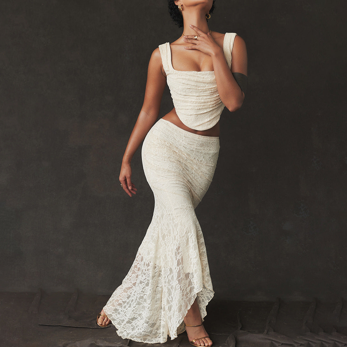 Women’s 2-Piece Set – Lace-Up Crop Top & Maxi Skirt